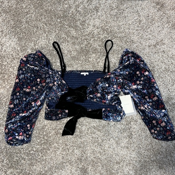 NWT Tularosa Maelie Top in Carmella Floral size small can fit up to medium - Picture 7 of 12